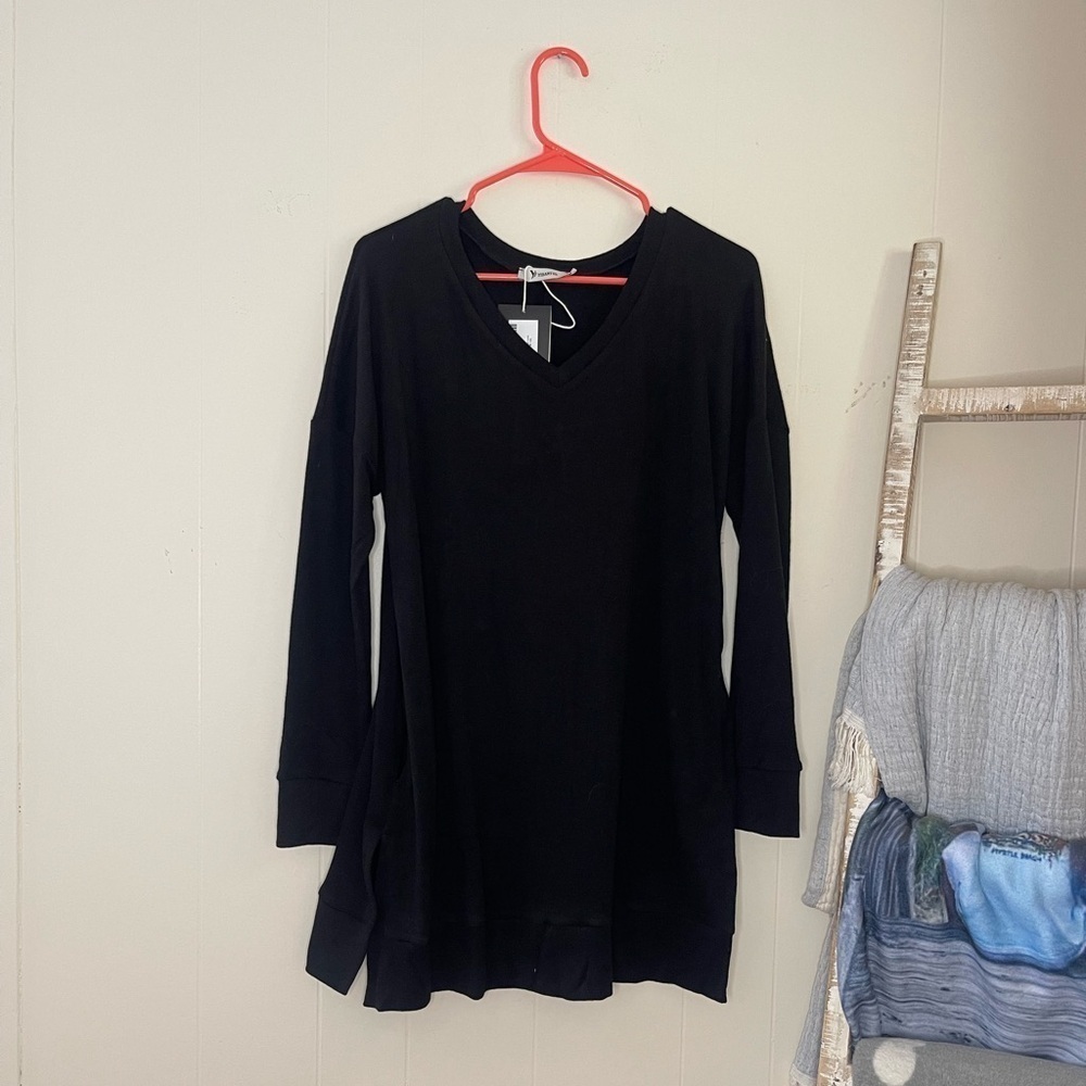 NWT Black Long Sleeve Shirt with Zipper Pockets & Side Slits